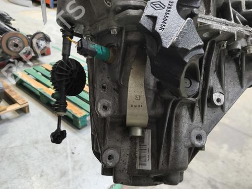 gearbox-renault-megane-iii-hatchback-bz01_-b3_-2008-30356732 main image