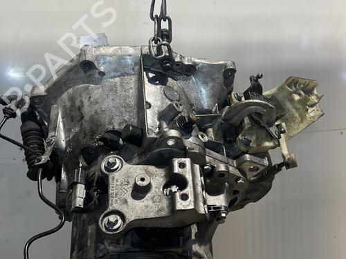Gearkasse CITROËN C3 III Van (SX_, SY_) BlueHDi 100 (102 hp) 31884407
