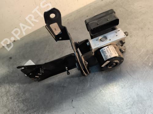 Used ABS pump RENAULT TWINGO II (CN0_) 1.5 dCi 75 (75 hp) 30552478