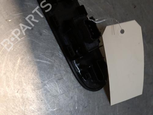 Interrupteur de vitre avant droite CITROËN C3 II (SC_) 1.6 BlueHDi 100 (99 hp) 28443510