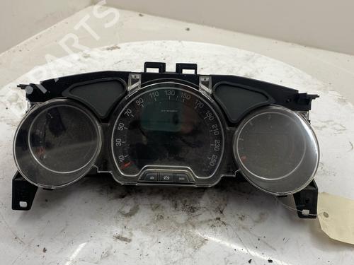 Used Instrument cluster Instrument cluster 39640937 39640937