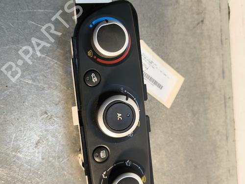 climate-control-renault-megane-iii-hatchback-bz01_-b3_-2008-29997241 main image