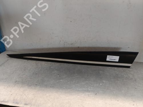 Used Door moulding trim RENAULT CLIO IV Grandtour (KH_) 1.5 dCi 90 (KHN3, KHN4) (90 hp) 28304571