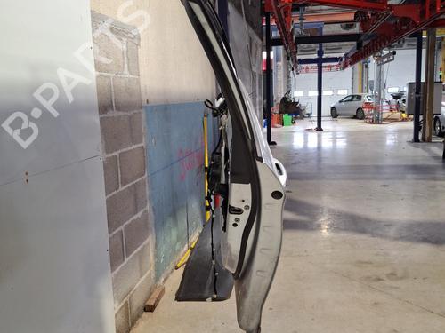 Used Right front door Right front door 21716815 21716815