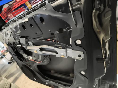 Used Right front door Right front door 24590031 24590031