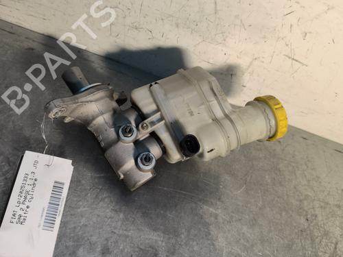Used Brake master cylinder FIAT 500 (312_) 1.3 D Multijet (312AXB1A) (75 hp) 30154578