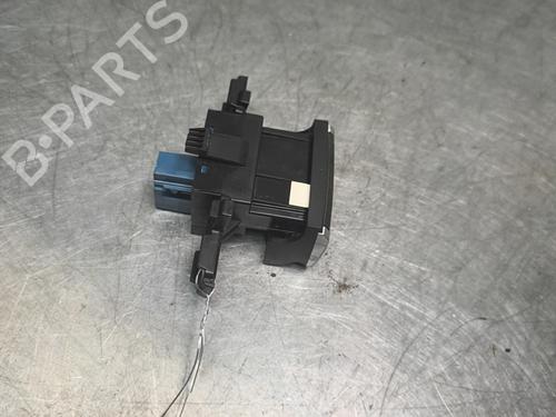 Used Switch PEUGEOT 308 SW II (LC_, LJ_, LR_, LX_, L4_) 1.5 BlueHDi 100 (102 hp) 32996769