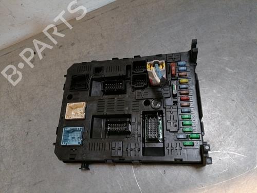 Used Fuse box PEUGEOT 308 I (4A_, 4C_) 1.6 HDi (109 hp) 28443579