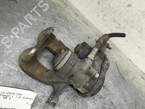 Venstre bremsekaliber bag FIAT 500X (334_) 1.6 D Multijet (334AXA1B, 334AXA11) (120 hp) 31363656