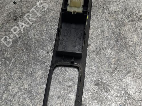 Used Right front window switch Right front window switch RENAULT CAPTUR I (J5_, H5_) 0.9 TCe 90 (90 hp) 21694412 21694412