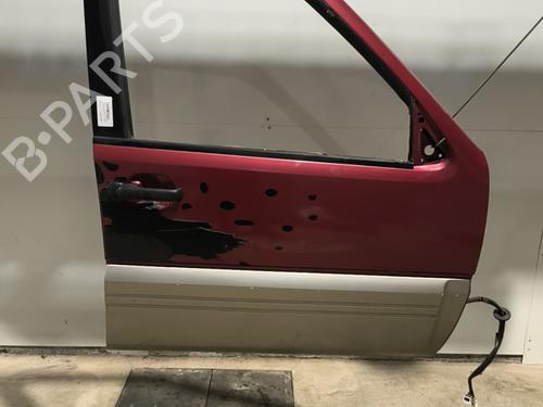 Used Right front door NISSAN TERRANO II (R20) 2.7 TDi 4WD (125 hp) 31150954