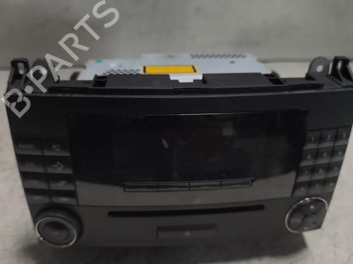 Used Radio Radio MERCEDES-BENZ B-CLASS Sports Tourer (W245) B 180 (245.232) (116 hp) 25701454 25701454