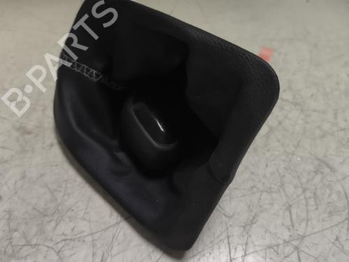 Used Shift knob Shift knob CITROËN C3 III (SX) 1.2 VTi 82 (82 hp) 24527026 24527026