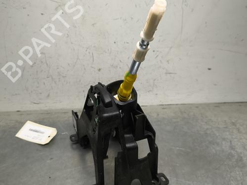 Gear lever RENAULT CLIO V (B7_) 1.0 TCe 90 (B7MT) | BP38229723M90 - Image 2