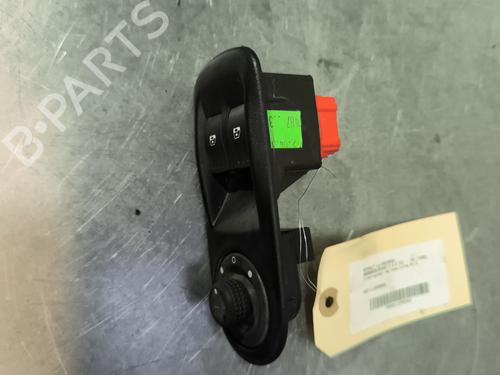 Left front window switch RENAULT MASTER II Van (FD) 2.5 dCi (FD02) | BP29979937I27