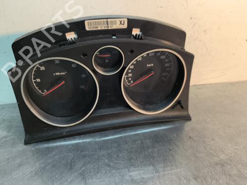 Used Instrument cluster OPEL ASTRA H (A04) 1.7 CDTI (L48) (110 hp) 30357144