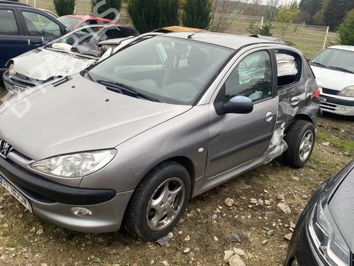 Right headlight PEUGEOT 206 Hatchback (2A/C) 1.4 16V | BP24150261C29 