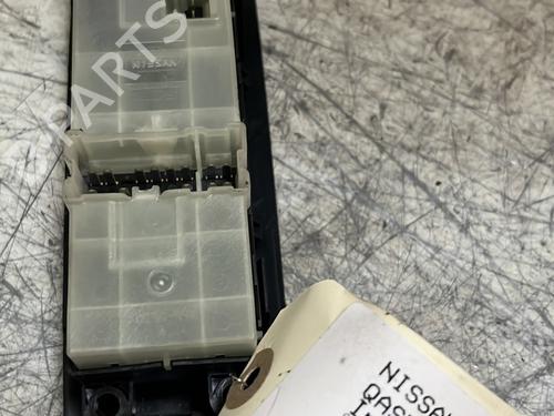 Used Left front window switch Left front window switch NISSAN QASHQAI I (J10, NJ10) 1.5 dCi (106 hp) 22893212 22893212