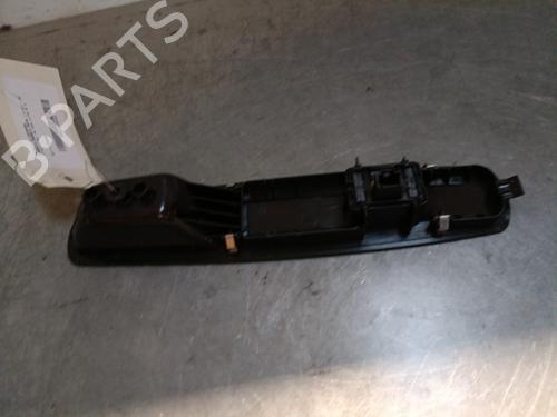 Used Right front window switch Right front window switch RENAULT MEGANE III Grandtour (KZ0/1) 1.9 dCi (KZ0J, KZ0N, KZ1S) (131 hp) 28443683 28443683