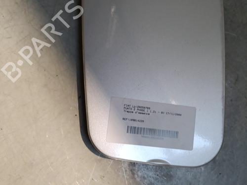 Używane Klapa wlewu paliwa FIAT PUNTO (188_) 1.2 60 (188.030, .050, .130, .150, .230, .250) (60 hp) 27810329