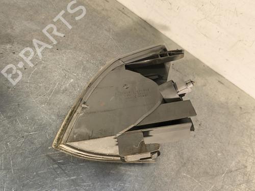 Clignotant avant droit NISSAN X-TRAIL I (T30) 2.2 Di 4x4 | BP29997214C33 