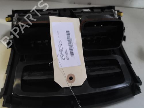 air-vent-toyota-auris-_e15_-2006-2007-2008-2009-2010-2011-2012-2013-23964744 main image