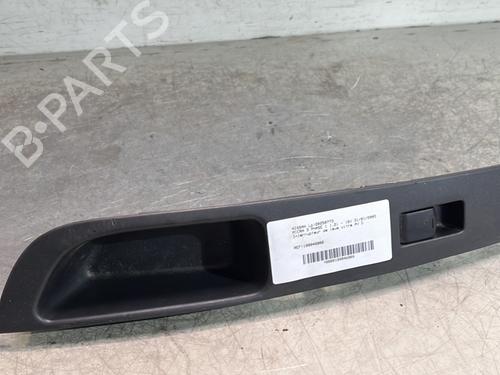 Used Right front window switch NISSAN MICRA III (K12) 1.2 16V (80 hp) 27186087