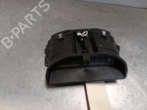 Air vent PEUGEOT 208 I (CA_, CC_) 1.2 VTI 82 | BP28442184I21