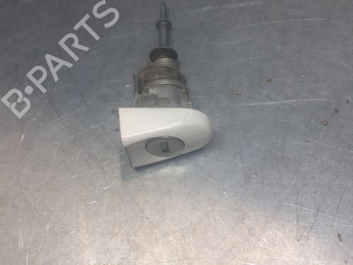 front-left-exterior-door-handle-vw-touran-1t3-2010-2011-2012-2013-2014-2015-2016-32995844 main image