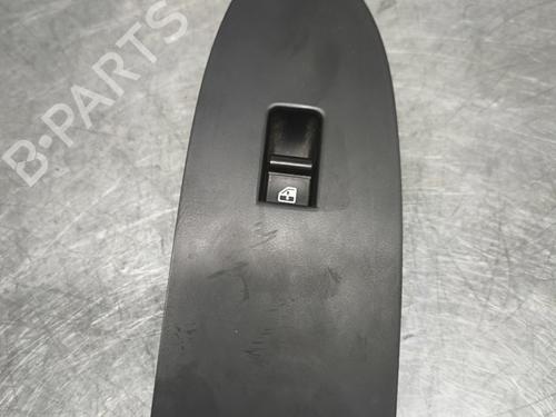 Used Right front window switch Right front window switch ALFA ROMEO GIULIETTA (940_) 2.0 JTDM (940.FXL1A) (140 hp) 32996583 32996583
