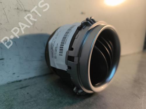 Used Air vent Air vent TOYOTA YARIS (_P13_) 1.3 (NSP130_, NSP130) (99 hp) 32995184 32995184