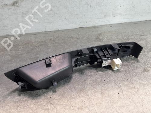 Used Right front window switch Right front window switch NISSAN MICRA III (K12) 1.2 16V (80 hp) 27186087 27186087