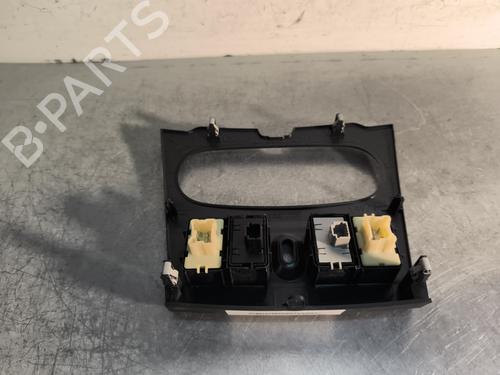 Switch DACIA SANDERO II TCe 90 (B8M1, B8MA, B8AC) | BP29733716I30