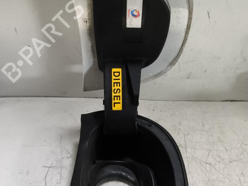 fuel-flap-citroen-c4-cactus-2014-25336071 main image