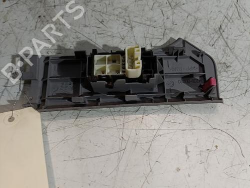 Used Right front window switch Right front window switch TOYOTA YARIS (_P9_) 1.4 D-4D (NLP90_, NLP90R) (90 hp) 21709895 21709895