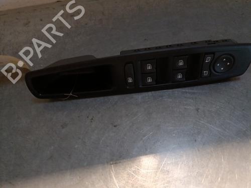 Used Left front window switch RENAULT MEGANE III Grandtour (KZ0/1) 1.9 dCi (KZ0J, KZ0N, KZ1S) (131 hp) 28443684