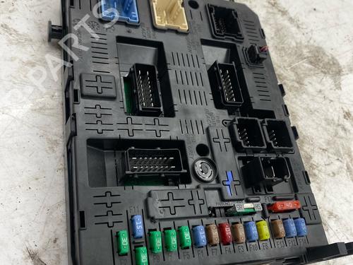 Fuse box CITROËN C5 III (RD_) 2.0 HDi 140 (RDRHF8, RDRHFA, RDRHA8, RDRHAJ) | BP39640942E1 - Image 2