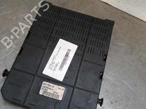Used Fuse box CITROËN C4 I (LC_) 1.4 16V (88 hp) 28442851