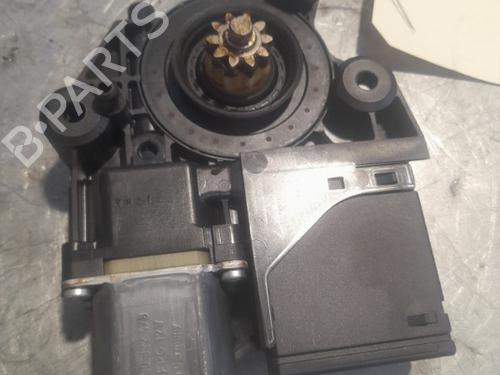 Used Right front window motor RENAULT MEGANE III Hatchback (BZ0/1_, B3_) 1.5 dCi (86 hp) 21717961
