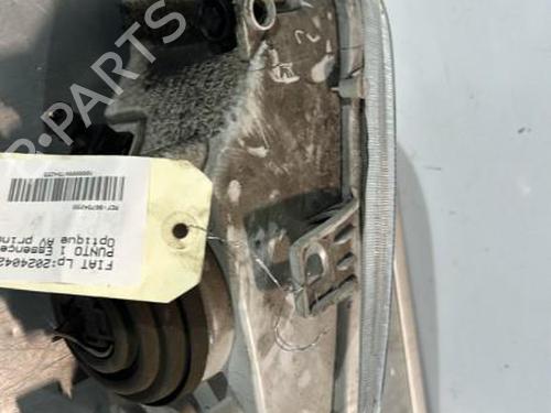 Lyskaster høyre FIAT PUNTO (176_) 60 1.2 (176AP, 176AR, 176AQ, 176BB) (60 hp) 21700274
