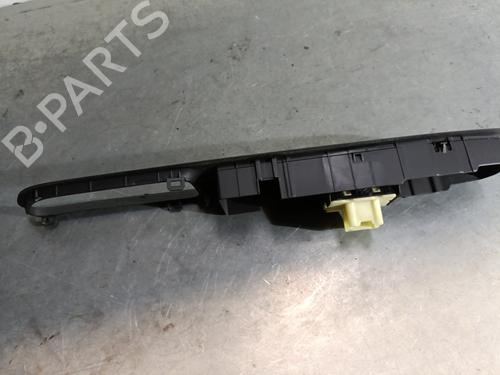 Used Right front window switch Right front window switch RENAULT CLIO IV (BH_) 1.5 dCi 90 (90 hp) 29330525 29330525