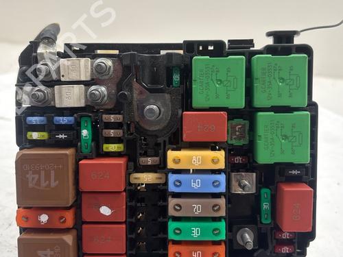 Used Fuse box Fuse box 39639939 39639939