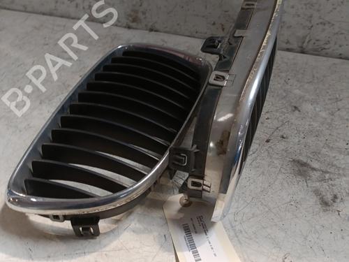 Used Grille BMW 1 (E87) 118 d (143 hp) 26029030