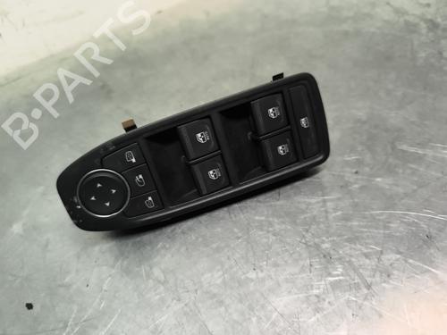 Interrupteur de vitre avant gauche RENAULT CLIO V (B7_) 1.0 TCe 90 (B7MT) (91 hp) 30646957