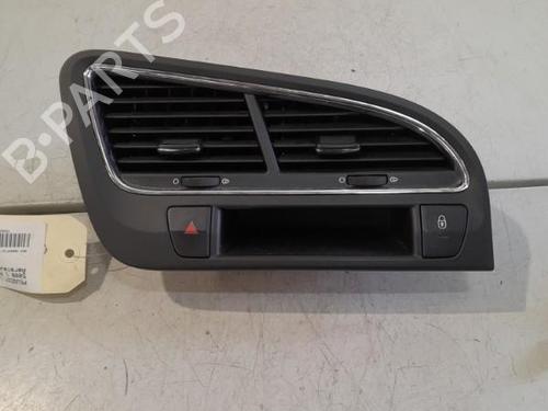Air vent PEUGEOT 5008 (0U_, 0E_) 1.6 HDi | BP22034232I21