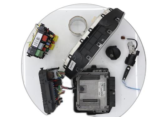 electronic-module-peugeot-208-i-ca_-cc_-2012-2013-2014-2015-2016-2017-2018-2019-2020-2021-36014904 main image