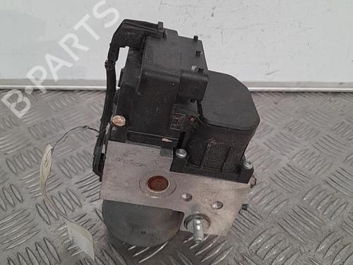 ABS Bremseaggregat TOYOTA YARIS (_P1_) 1.0 (SCP10_, SCP10R) (65 hp) 21719543
