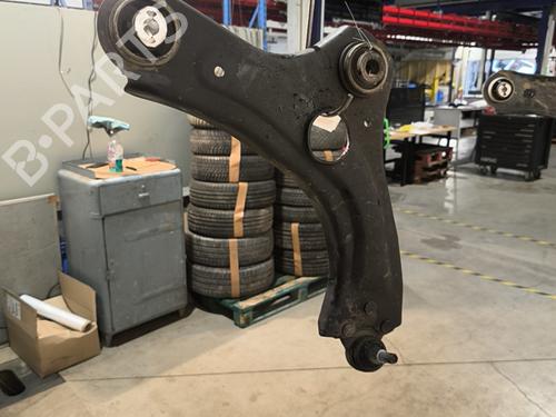 Used Right front suspension arm Right front suspension arm RENAULT CLIO V (B7_) 1.0 TCe 90 (B7MT) (91 hp) 36512138 36512138