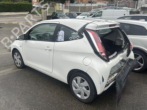 Brugte TOYOTA AYGO (_B4_) 1.0 (KGB40) (69 hp) 4393851