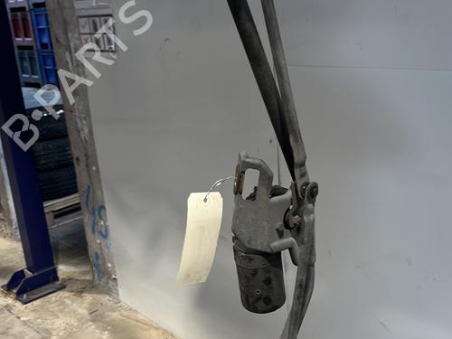 Used Front wiper motor Front wiper motor VW TRANSPORTER T4 Bus (70B, 70C, 7DB, 7DK, 70J, 70K, 7DC, 7DJ) 2.4 D (78 hp) 27344048 27344048